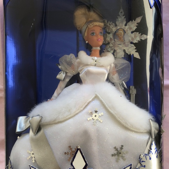 Barbie as Cinderella - Picture 1 of 2